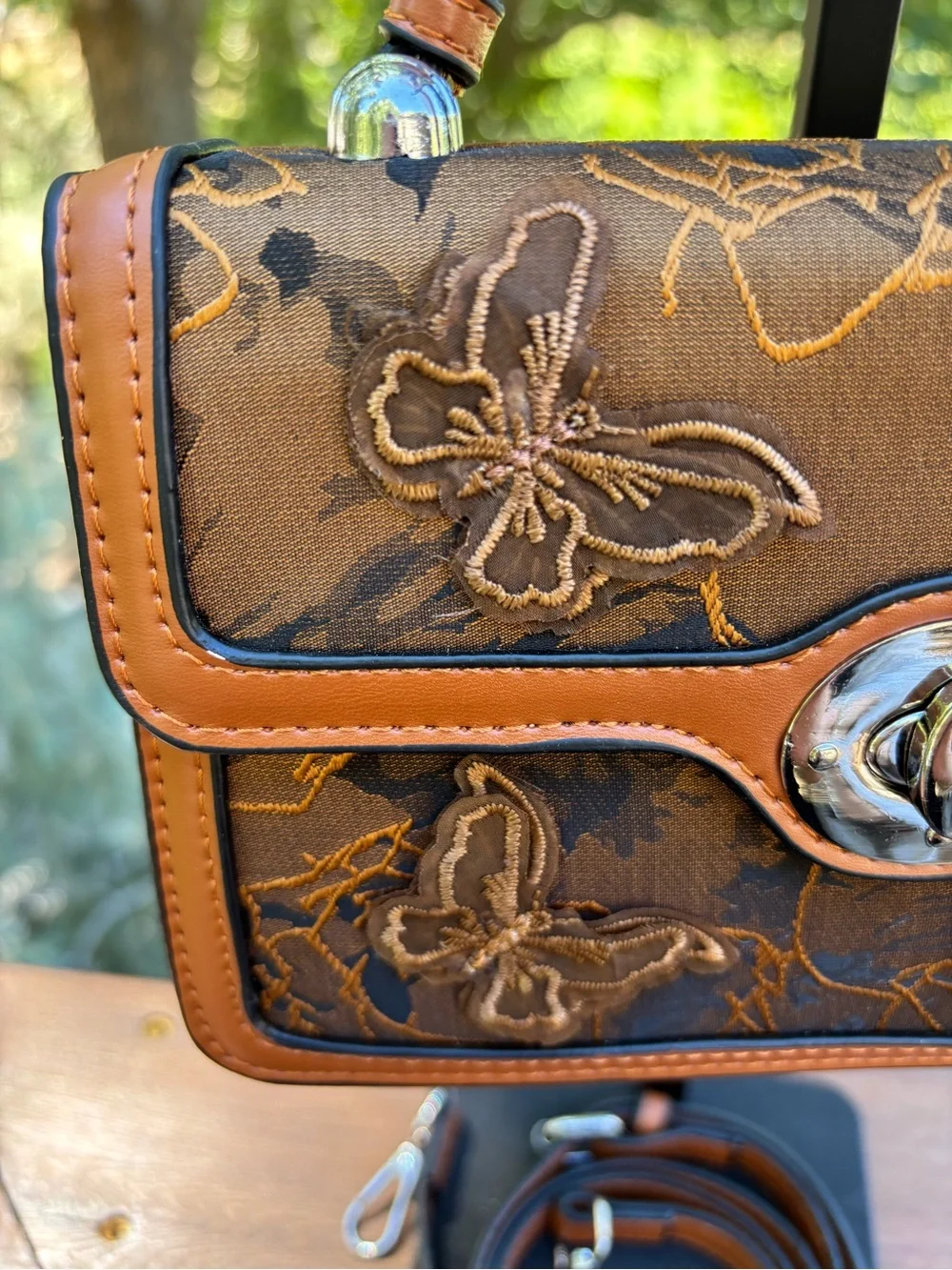 Women's Brown butterfly Floral Embroidered Crossbody Bag